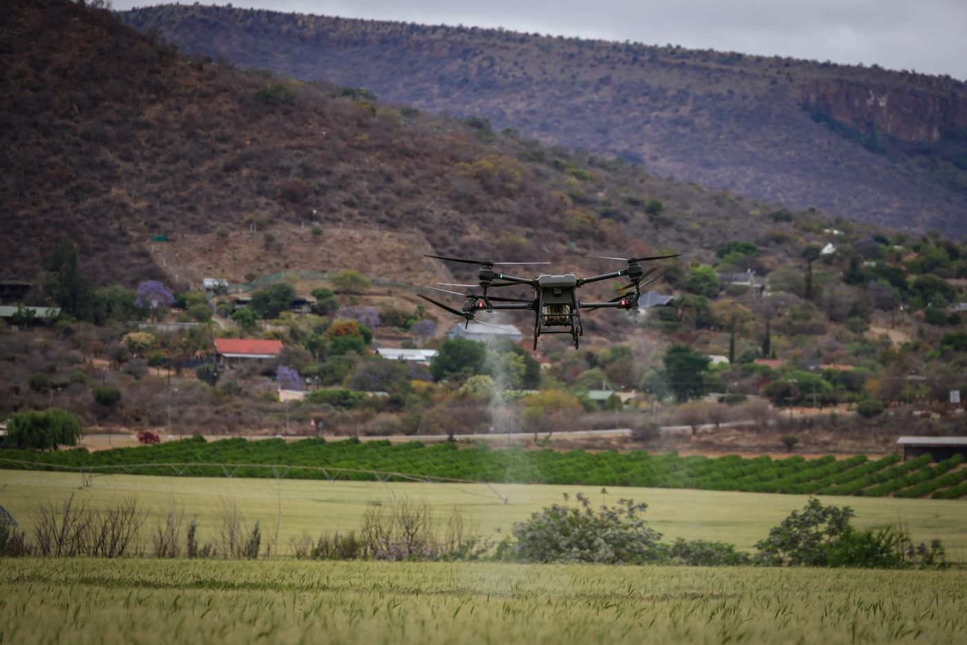 Innovatief dronesysteem combineert spraaksturing en visuele analyse voor fruitpluk