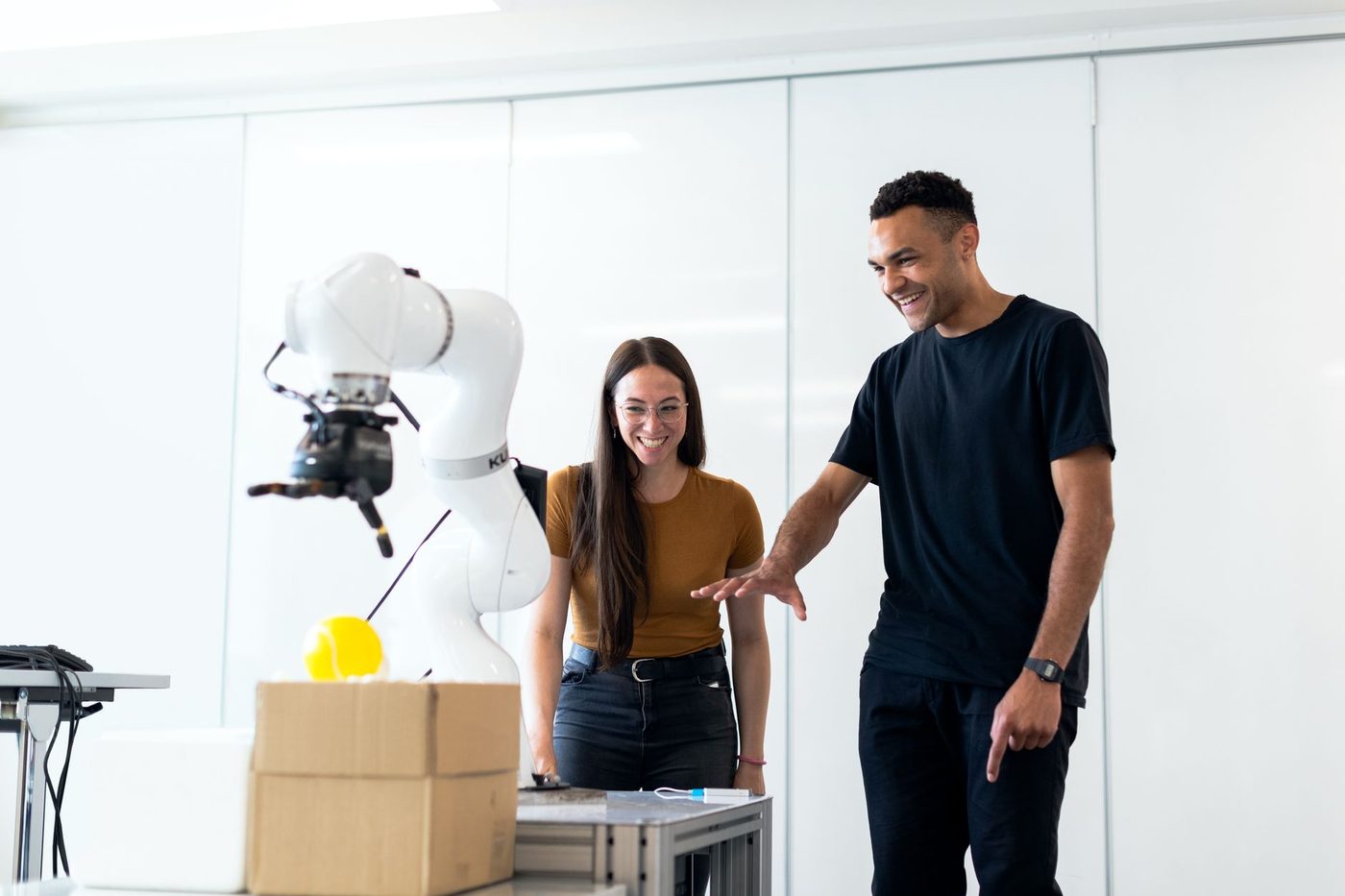 Nieuw robotisch framework maakt coöperatieve grip op grote objecten mogelijk