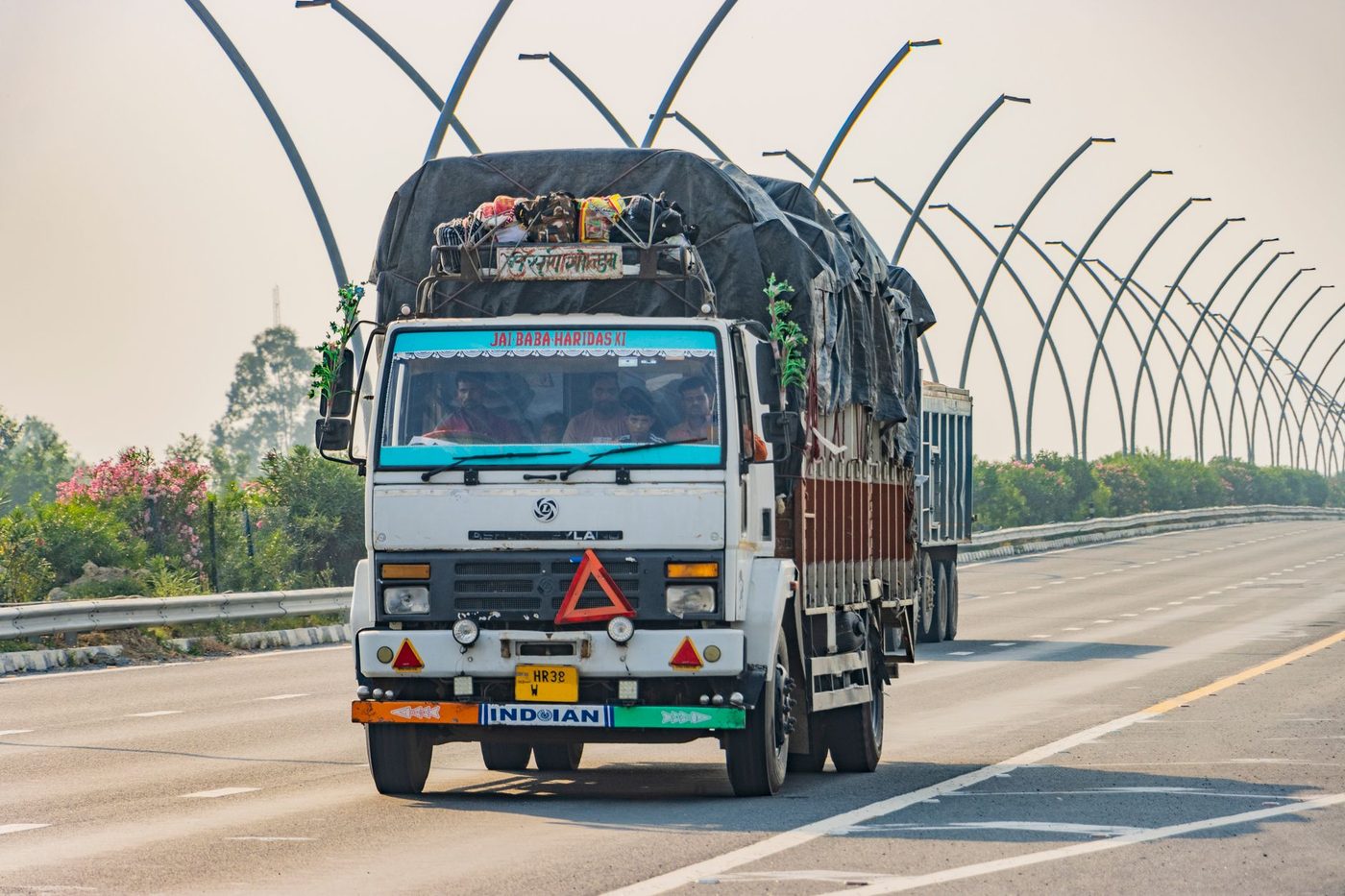 Vlaamse CO2-daling stopt plots: juist vrachtverkeer stuwt de uitstoot omhoog