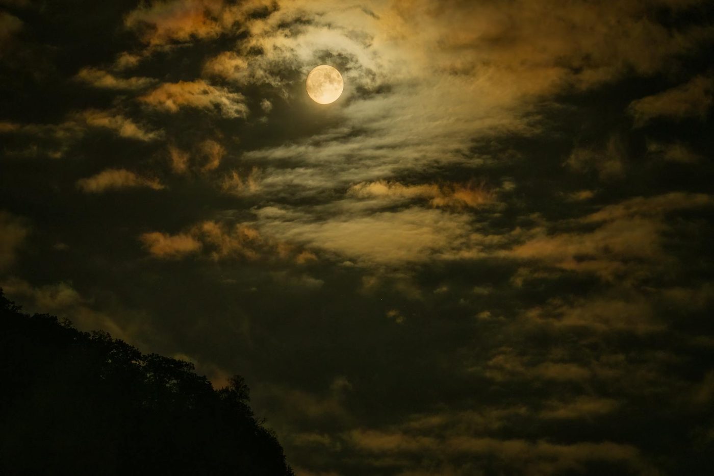 Astronomische fenomenen om te observeren tijdens het Halloween-seizoen