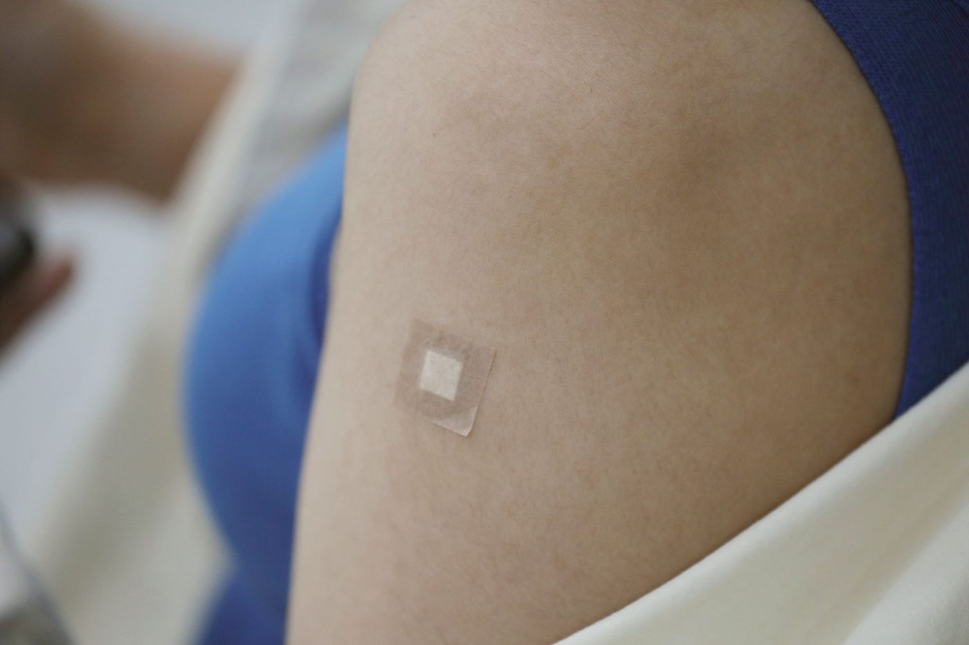 Innovatieve huidpleister meet hormonen in zweet om ovulatie te voorspellen