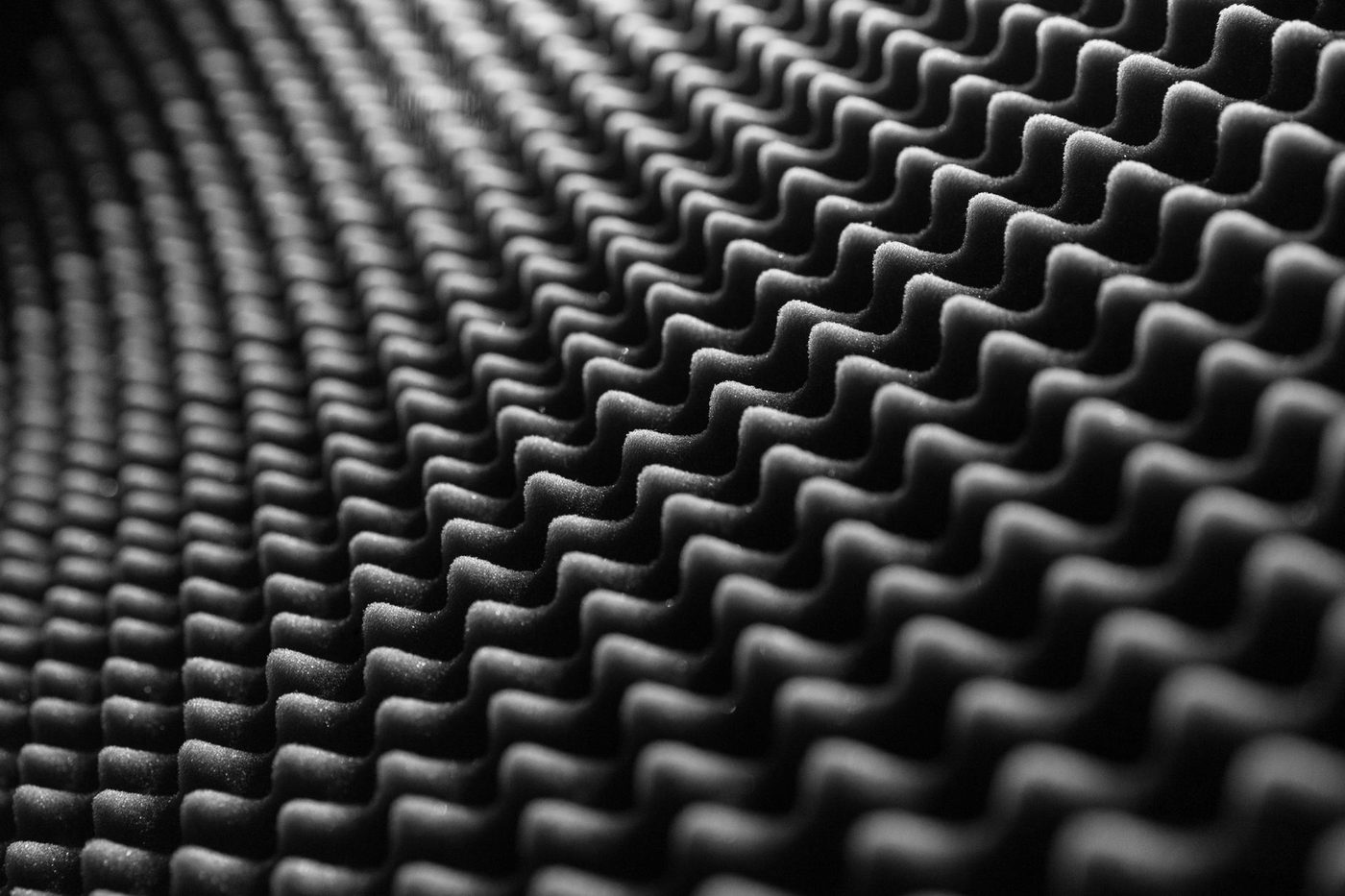 Wetenschappers simuleren zwarte gaten met behulp van elastische metalen schalen