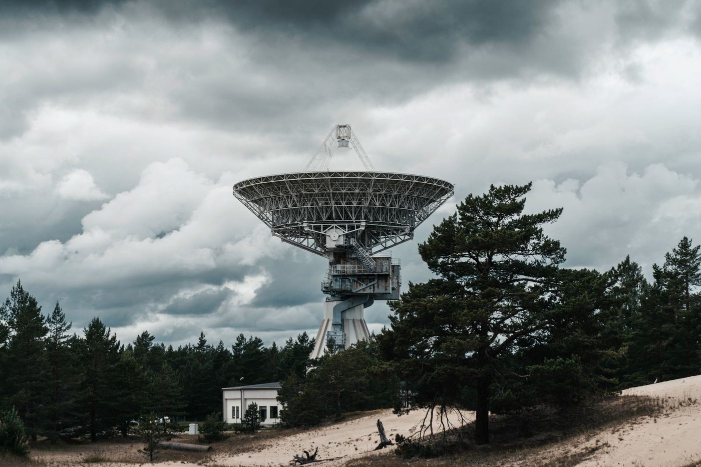 Mysterieuze vertragingen in radio-echo's binnen de aardatmosfeer blijven raadsel