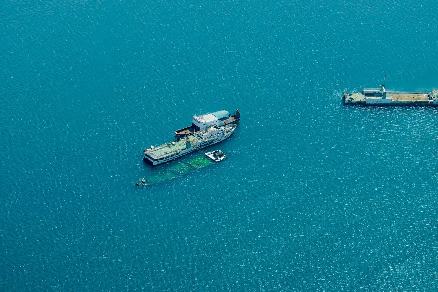 Doorbraak bij Cyprus: Bergingsteam bereikt wrak van gekapseisde ferry