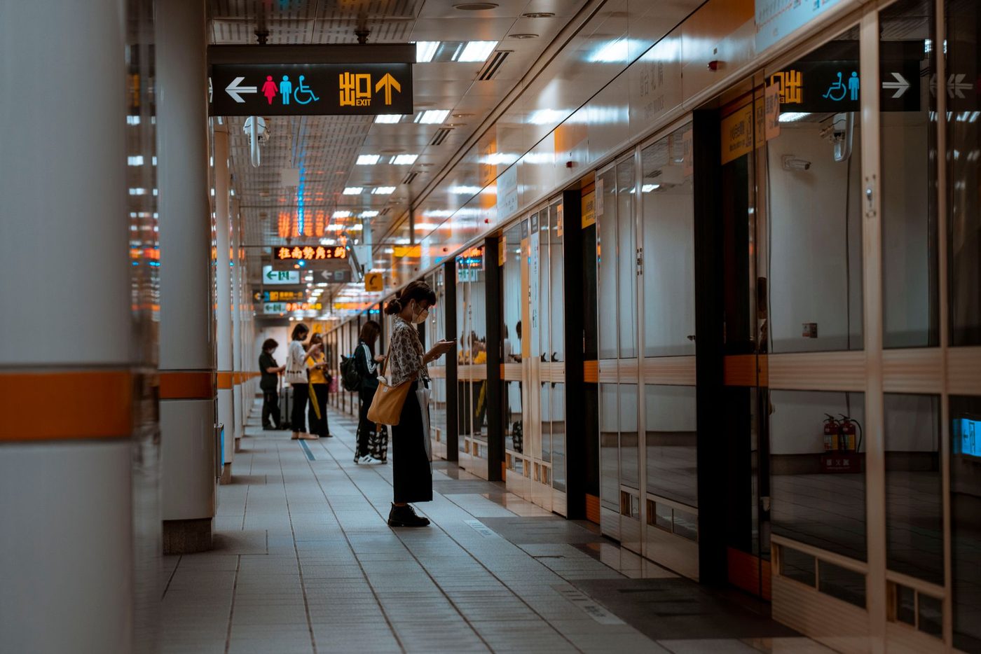 Man opgepakt na reeks steekaanvallen op drie vrouwen in Parijse metro