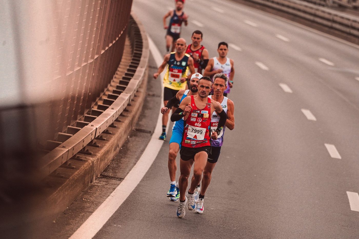 Tienduizenden sporters stormden door Antwerpen tijdens marathon