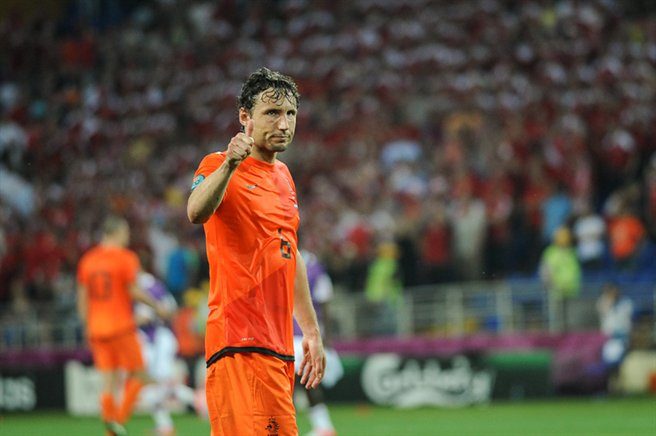 Van Bommel debuteert als bondscoach: focus op principes en vertrouwen