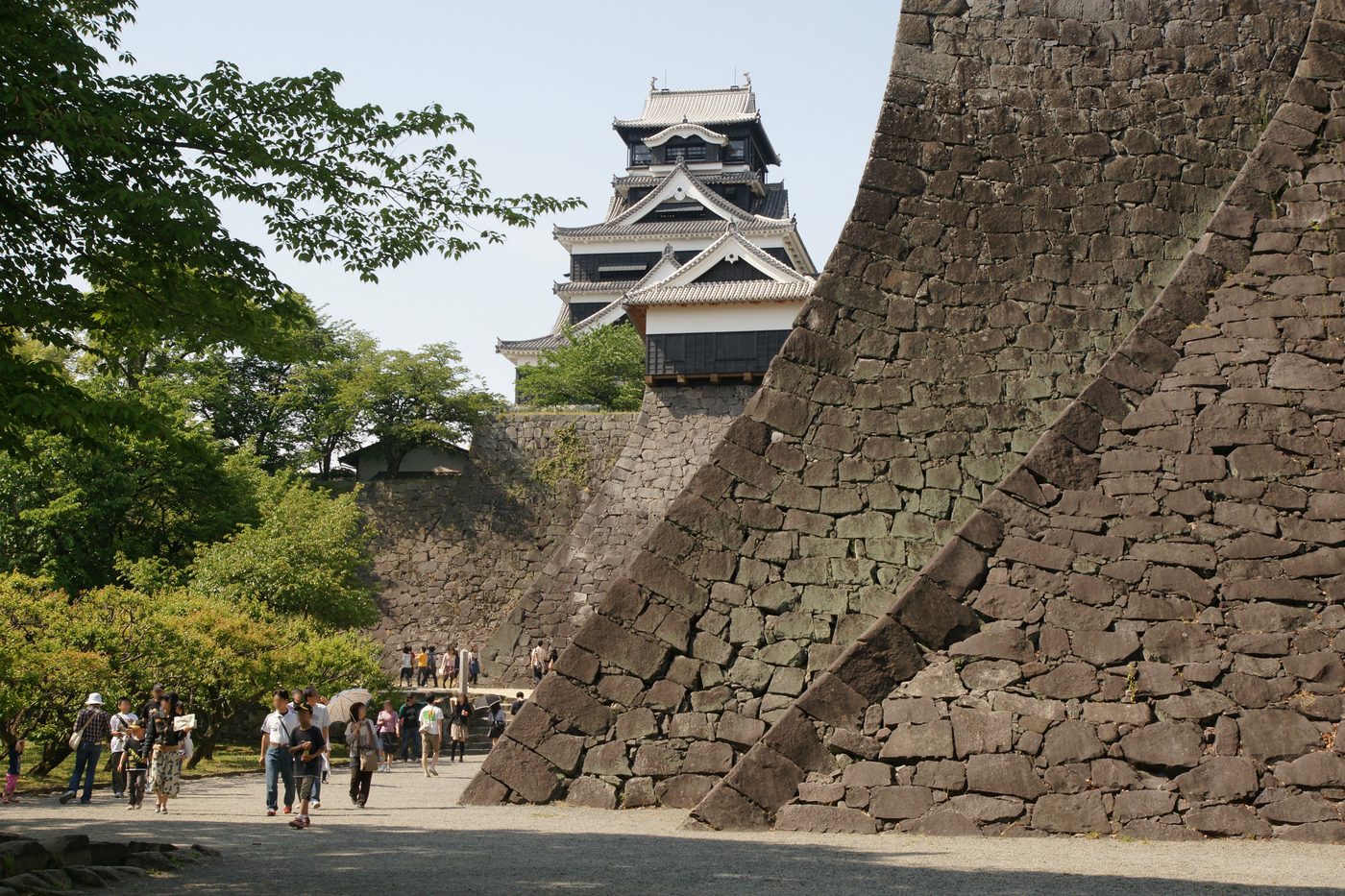 Zware aardbeving in Kumamoto veroorzaakt instortingen en slachtoffers