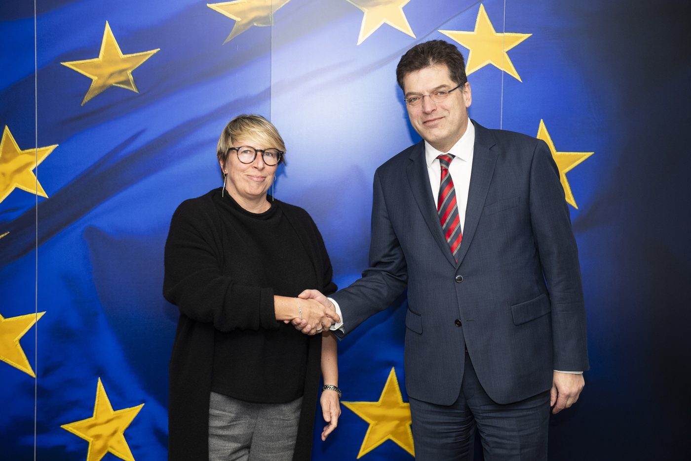 Minister Gennez zet in op gezonde schoolmaaltijden, maar lokale besturen maken zich zorgen over kosten