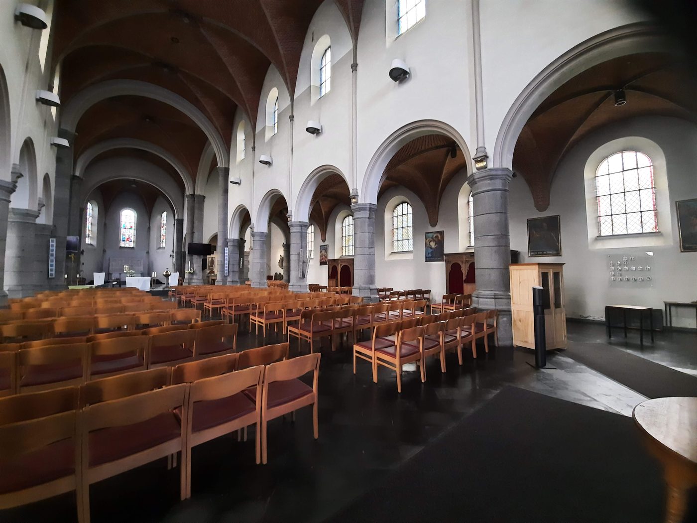 Diefstal raakt pastoor hard: kelk uit zijn priesterwijding verdwenen uit Liedekerks kerk