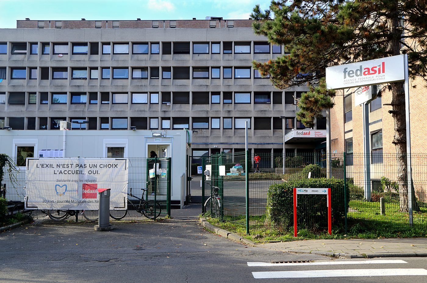 Medewerkers Fedasil leggen het werk neer na open brief over werkomstandigheden